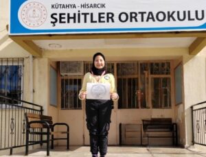 Kütahyalı öğrenci yazdığı şiirle Türkiye birincisi oldu
