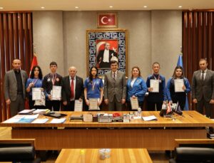 Başkan Kahveci dereceye giren sporcuları ağırladı
