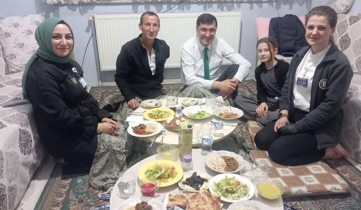Başkan Kahveci vatandaşlarla iftar sofralarında buluşuyor