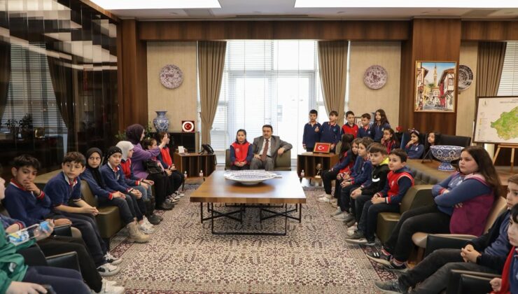 Minik başkan seçim vaadini gerçekleştirdi