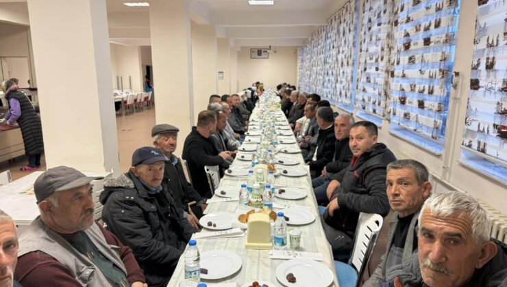 Şaphane’de 65 yaş üstü vatandaşlar iftarda buluştu