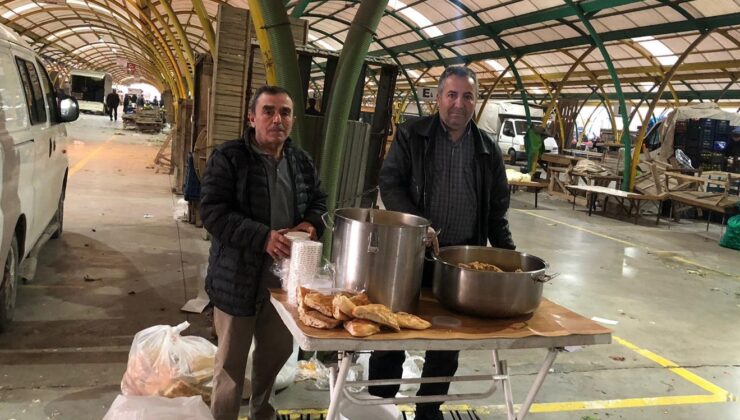 Hayırsever esnaftan iftar saatinde ikram