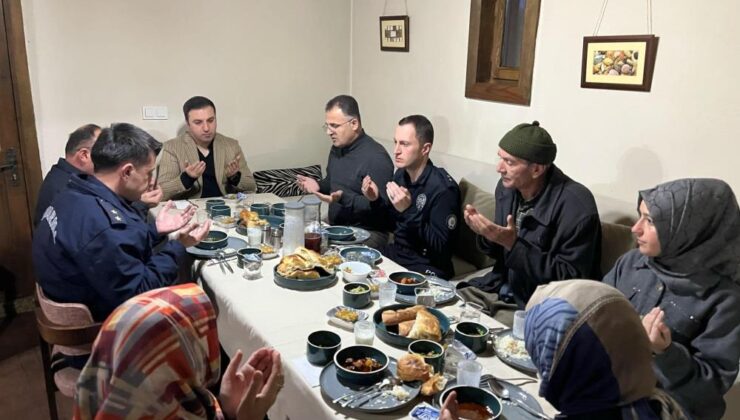 Şehit yakınları ve gaziler onuruna iftar yemeği