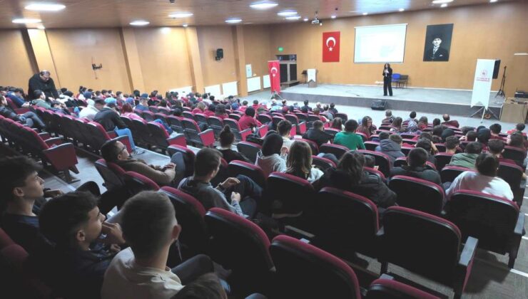 Lise öğrencilerine ‘Dijital Bağımlılık’ konferansı