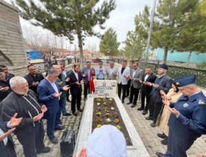Şehit Yaşar Çakır kabri başında anıldı