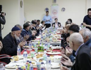İl protokolü huzurevi sakinleriyle iftarda bir araya geldi