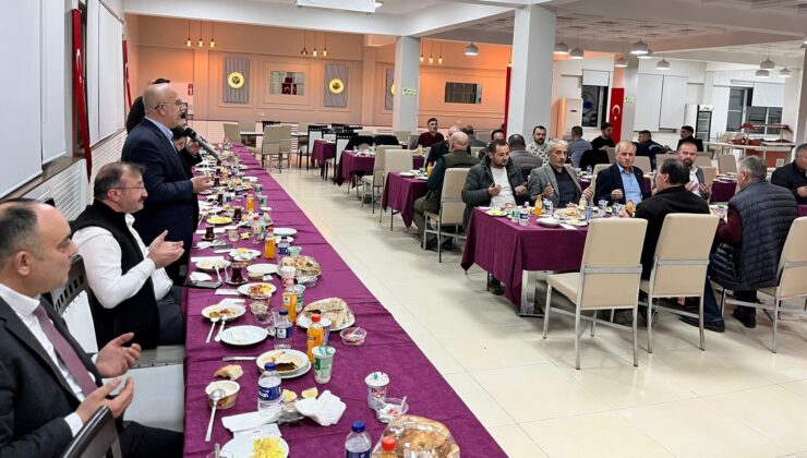 Köy ve mahalle muhtarları iftarda buluştu