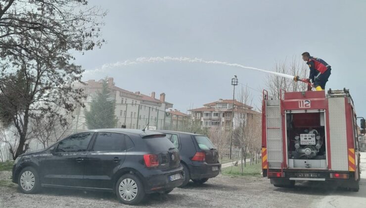 Lastik yangını çevreye sıçramadan söndürüldü