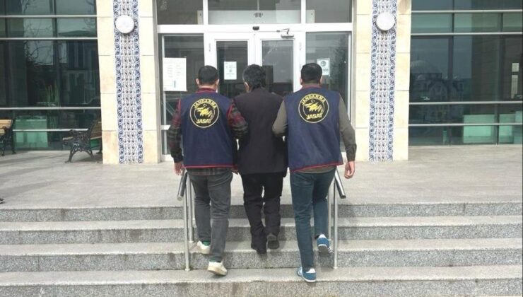 Aranan şahıs jandarmanın operasyonuyla yakalandı