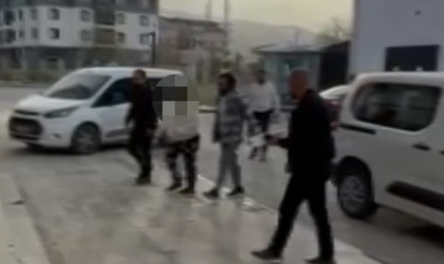 Fuhuşa teşvikten 21 yıl hapisle aranan kadın gizlendiği adreste yakalandı