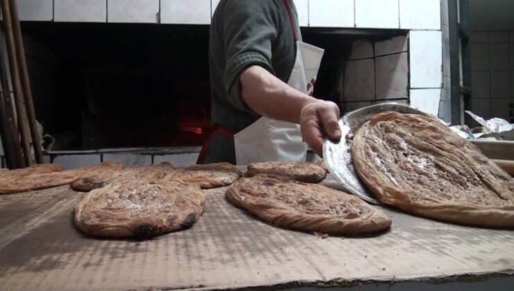 Kütahya’nın Ramazan geleneği tahinli pideye yoğun ilgi