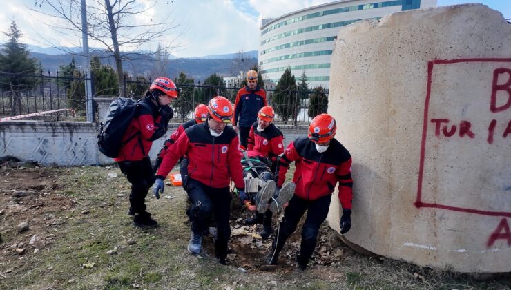 SAK-43 arama kurtarma ekibi eğitimlerini tamamladı