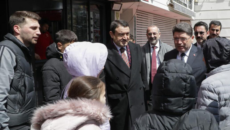 Bakan Tunç Kütahyalılarla biraya geldi