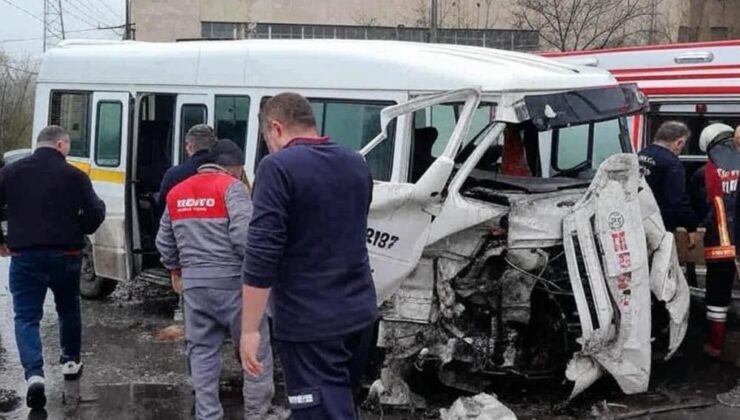 İşçi servisi tıra çarptı: 9 yaralı