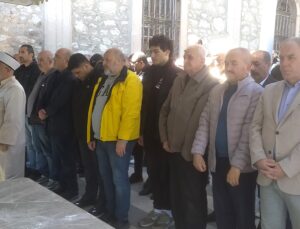 Usta gazeteci Ekmekçioğlu son yolculuğuna uğurlandı