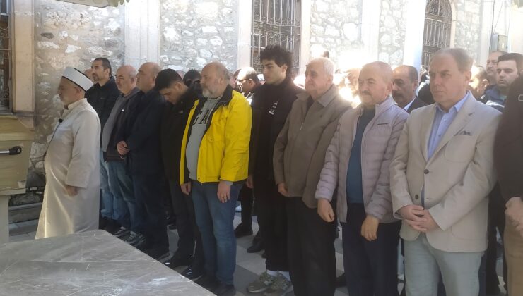 Usta gazeteci Ekmekçioğlu son yolculuğuna uğurlandı