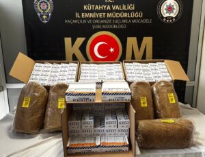 Durdurulan araçta çok sayıda kaçak tütün ele geçirildi