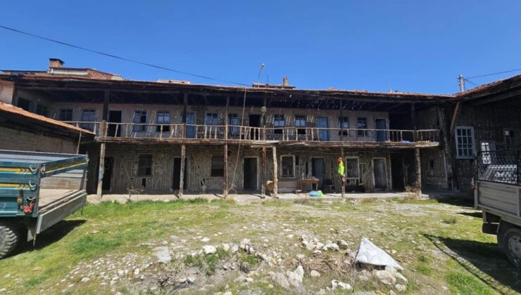 Tarihi Emet Hanı görkemli görünümüne kavuşacak