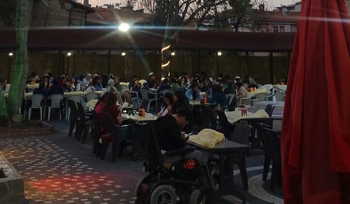 Öğrencilere sınav sonrası moral gecesi