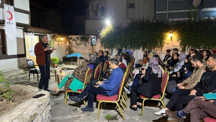 Gençlere dijital farkındalık semineri