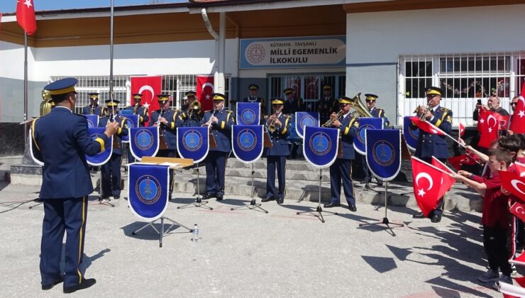 Tugay Bandosu’ndan miniklere bayram konseri