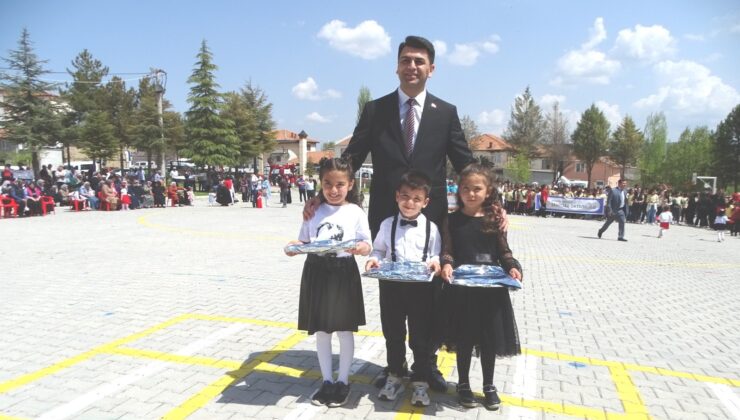 Yarışmalarda başarılı olan öğrenciler ödüllendirildi