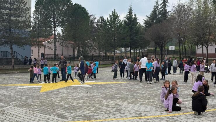 Okullarda deprem tedbirleri alınıyor