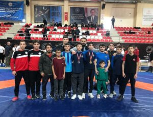 Kütahyalı sporcular Bilecik’ten madalyalarla döndü