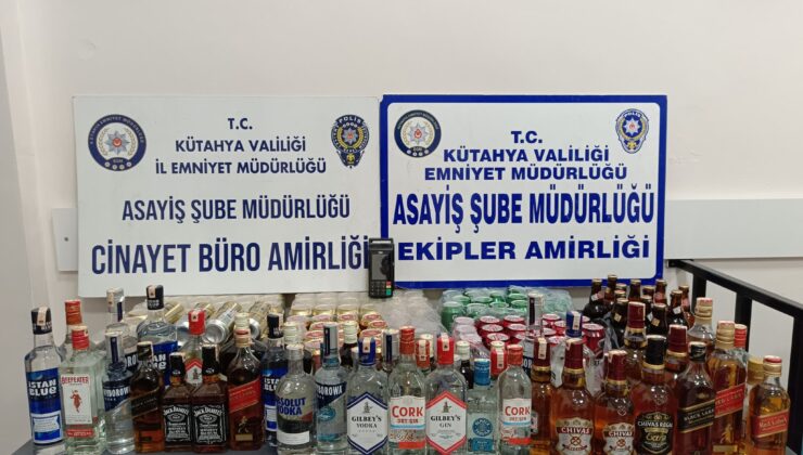 Durdurulan araçtan şişe şişe içki çıktı