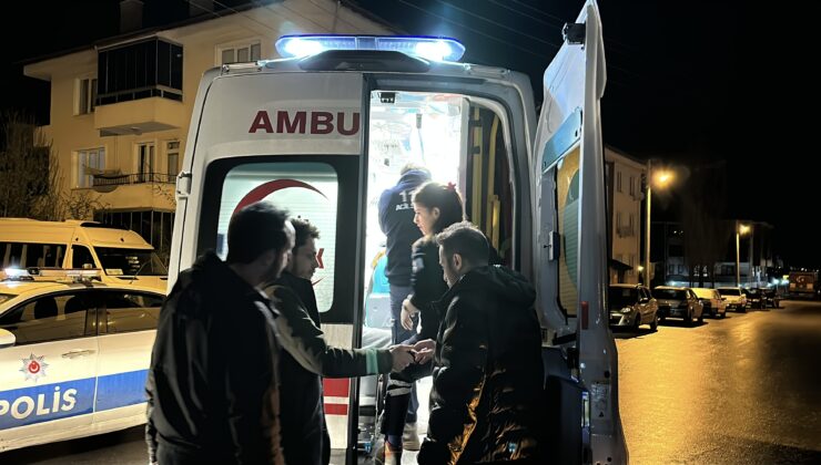 Babasına bıçakla saldırdı! Alkollü şahsı polis balkondan girerek etkisiz hale getirdi