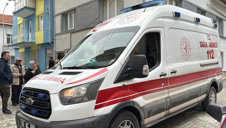 Elektrik firmasının personellerine bıçakla saldıran adam kalp krizi geçirdi
