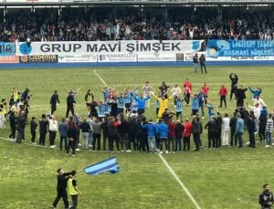 Sıradaki gelsin! Şimşek zaferini taraftarıyla kutladı