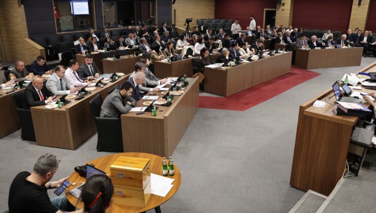 MHP’li meclis üyelerinden ‘İşçi çıkarma’ protestosu! Salonu terk ettiler