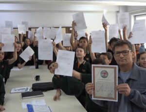 Mehmetçikten gelen mektuplar öğrencileri duygulandırdı
