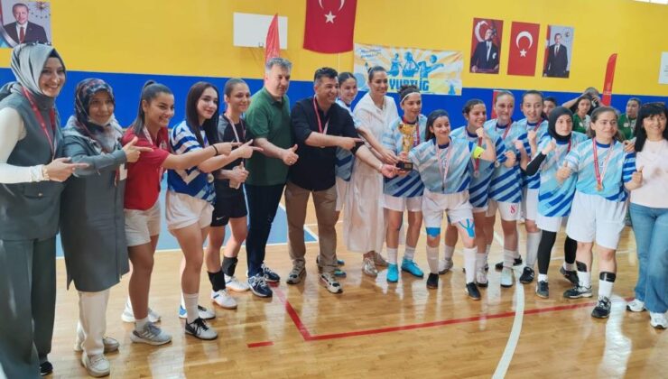 Kütahya Kız Futsal Takımı Türkiye şampiyonu oldu