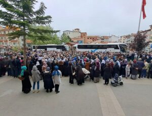 80 hacı adayı kutsal topraklara uğurlandı