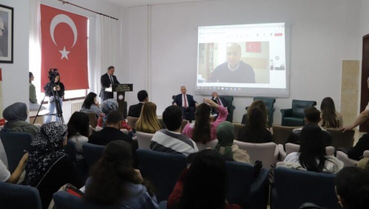 DPÜ’deki panelde 1950’lerin siyasi hayatına yolculuk