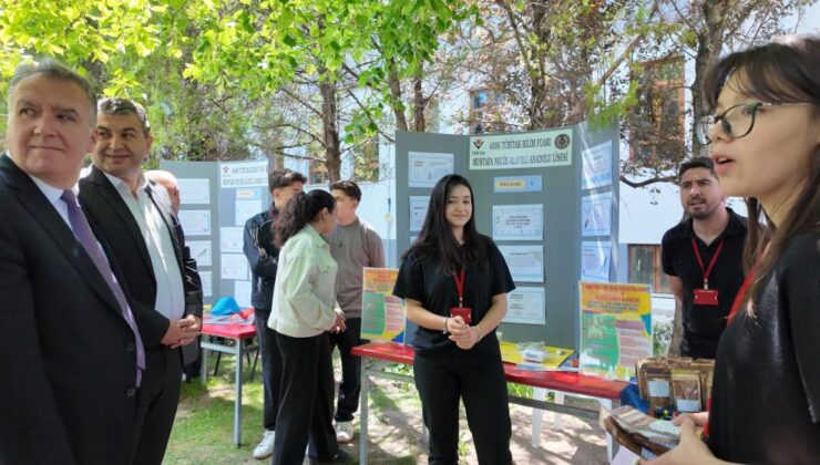 Öğrencilerin bilim fuarı şölen havasında geçti