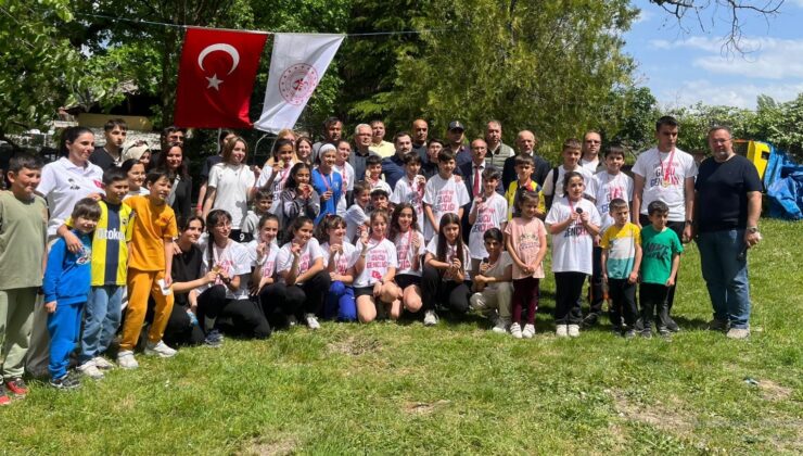 Oryantiring yarışmasında 100 sporcu kıyasıya yarıştı