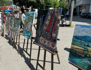 Sevgi Yolu’nda açılan karma sergi yoğun ilgi gördü