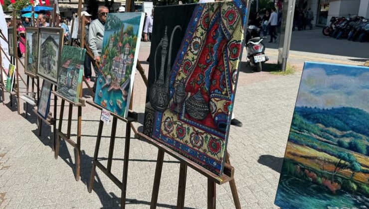 Sevgi Yolu’nda açılan karma sergi yoğun ilgi gördü