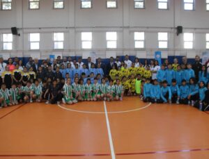 Çocuklar geleneksel oyunlarla buluştu