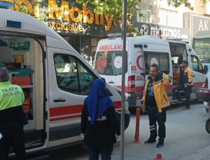 Halk otobüsü ile elektrikli bisiklet çarpıştı: 3 yaralı