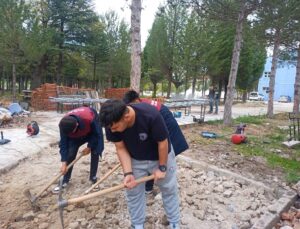 Öğretmen ve öğrencilerinden dayanışma örneği