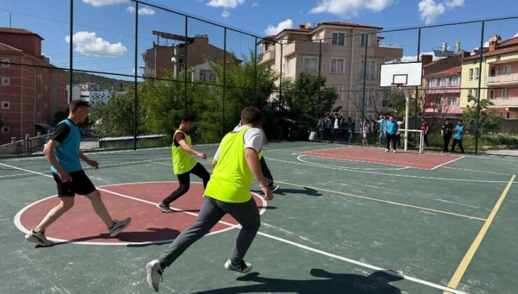 Lise öğrencilerinin turnuva heyecanı
