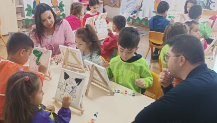 Minik eller tuvalle buluştu