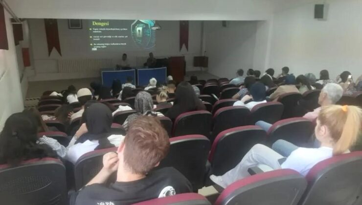 Öğrencilere yapay zeka destekli iletişim süreçleri anlatıldı