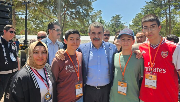 Kütahyalı öğrenci Robot Yarışması’nda dünya birincisi oldu