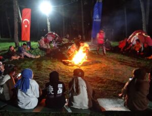 Tunçbilek’te doğayla iç içe Gençlik Kampı