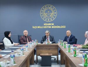Müdür Yılmaz, okul ve kurum müdürleriyle bir araya geldi